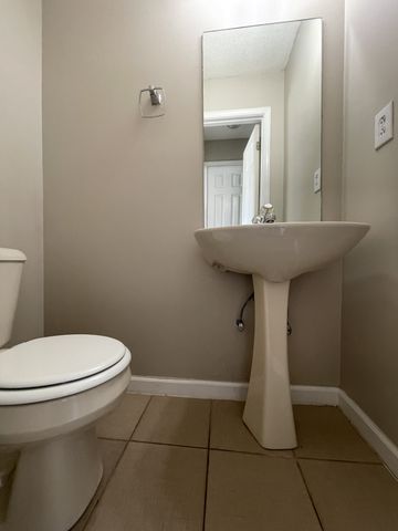 154 Shady Maple Dr, Clarksville, TN 37043