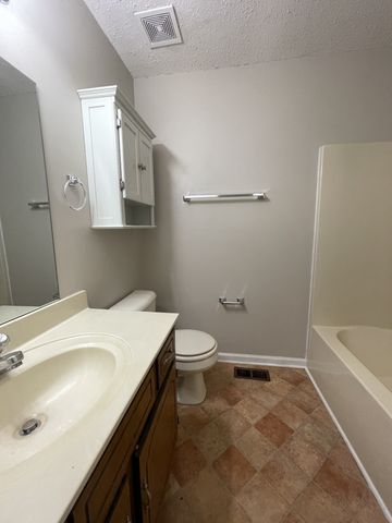 154 Shady Maple Dr, Clarksville, TN 37043