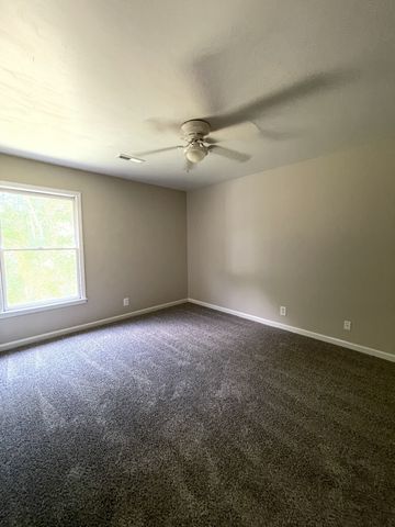 154 Shady Maple Dr, Clarksville, TN 37043