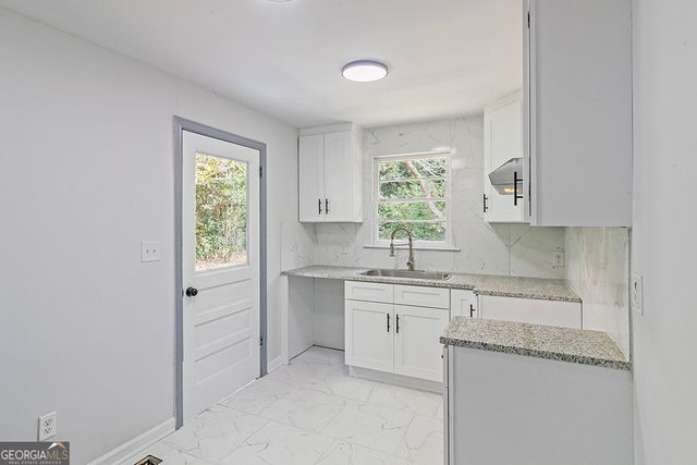 1124 N Beddingfield Drive, Macon, GA 31206