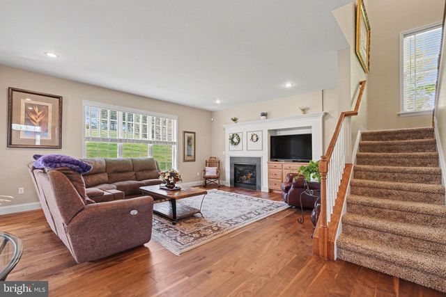 2118 MEADOW RIDGE DR, Lancaster, PA 17601