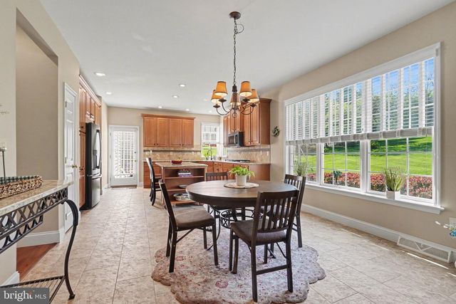2118 MEADOW RIDGE DR, Lancaster, PA 17601