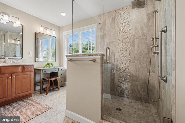 2118 MEADOW RIDGE DR, Lancaster, PA 17601