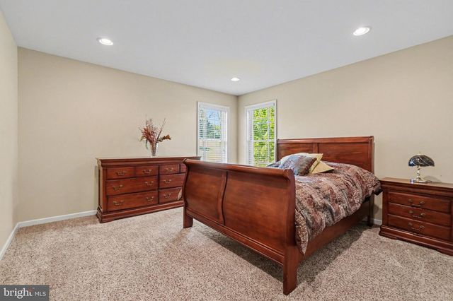 2118 MEADOW RIDGE DR, Lancaster, PA 17601