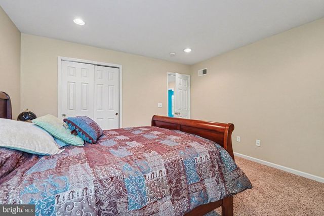 2118 MEADOW RIDGE DR, Lancaster, PA 17601