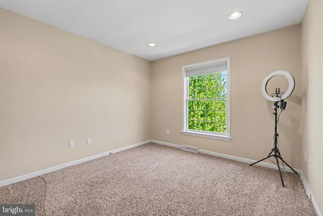 2118 MEADOW RIDGE DR, Lancaster, PA 17601