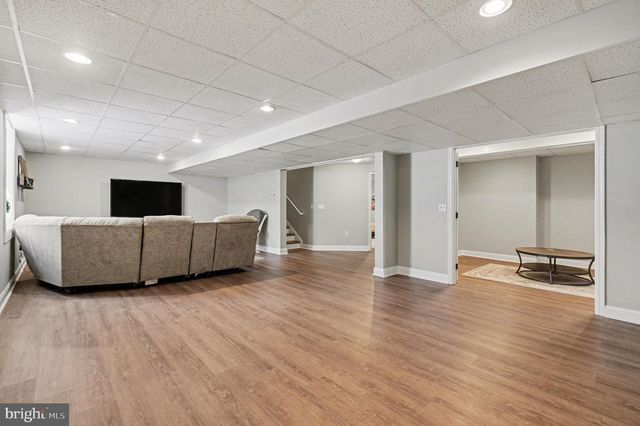 2118 MEADOW RIDGE DR, Lancaster, PA 17601