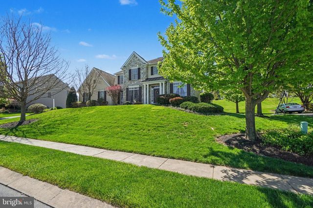 2118 MEADOW RIDGE DR, Lancaster, PA 17601