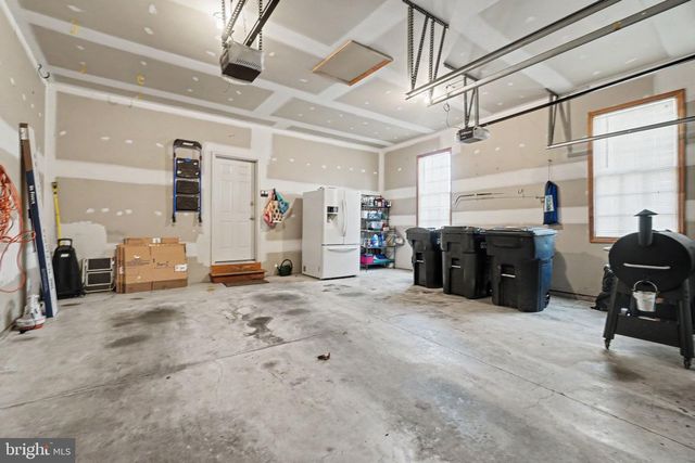 2118 MEADOW RIDGE DR, Lancaster, PA 17601