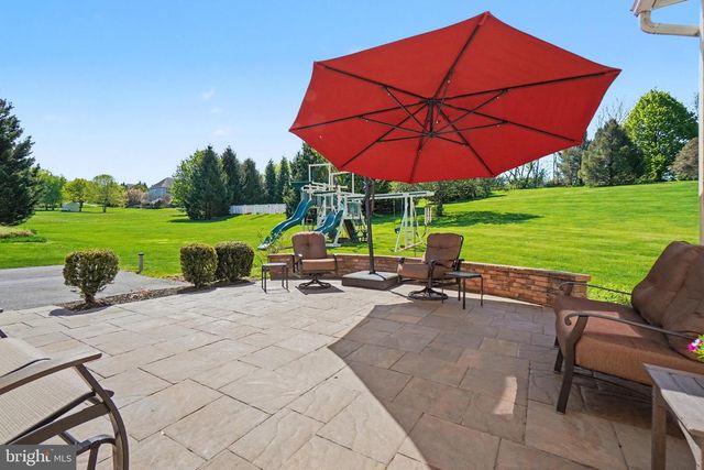 2118 MEADOW RIDGE DR, Lancaster, PA 17601