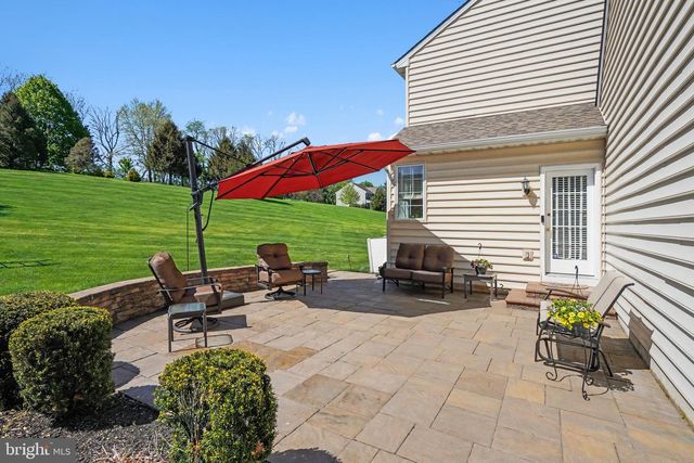 2118 MEADOW RIDGE DR, Lancaster, PA 17601