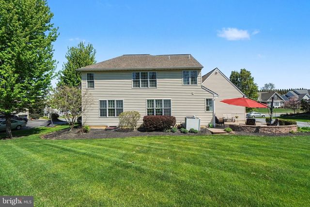 2118 MEADOW RIDGE DR, Lancaster, PA 17601