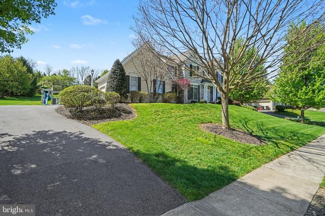 2118 MEADOW RIDGE DR, Lancaster, PA 17601