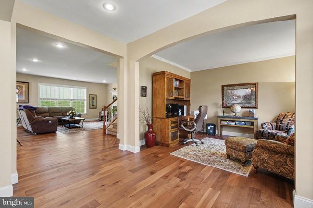 2118 MEADOW RIDGE DR, Lancaster, PA 17601