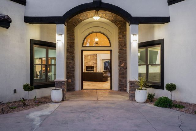 420 Calle Conejo Lane, Corrales, NM 87048