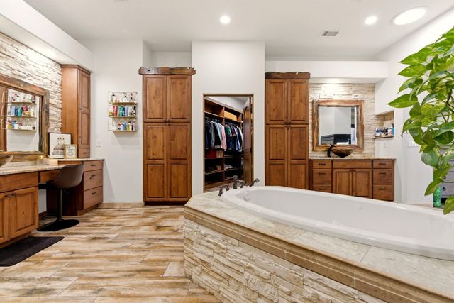 420 Calle Conejo Lane, Corrales, NM 87048