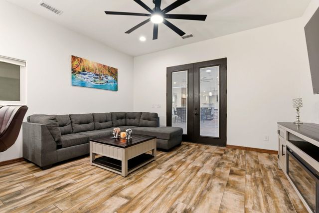 420 Calle Conejo Lane, Corrales, NM 87048