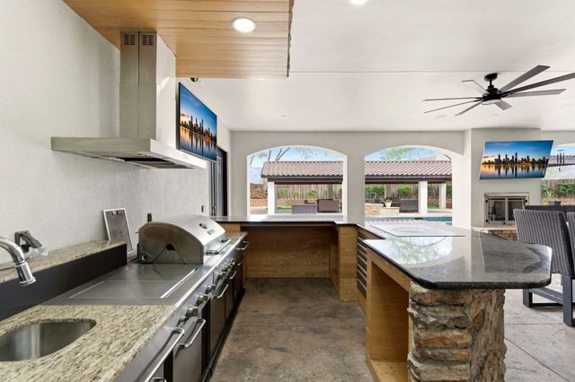 420 Calle Conejo Lane, Corrales, NM 87048