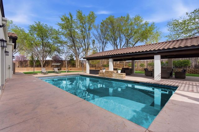 420 Calle Conejo Lane, Corrales, NM 87048