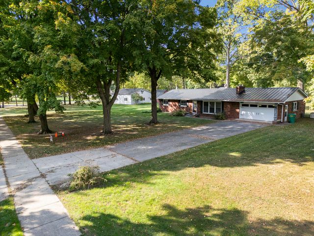 340 W Railroad Street, Centreville, MI 49032