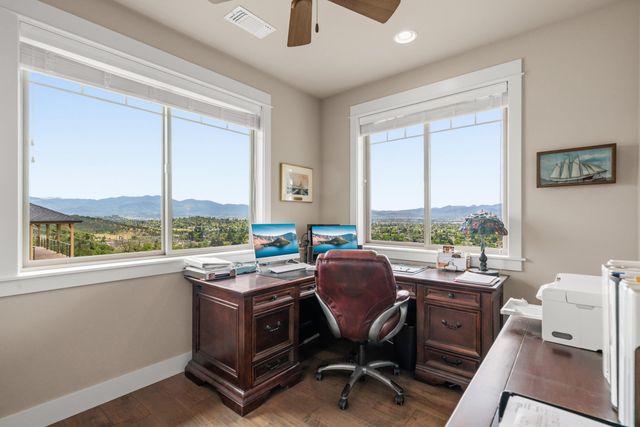 3250 Annapolis Drive, Medford, OR 97504