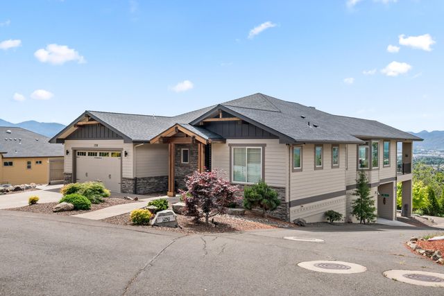 3250 Annapolis Drive, Medford, OR 97504