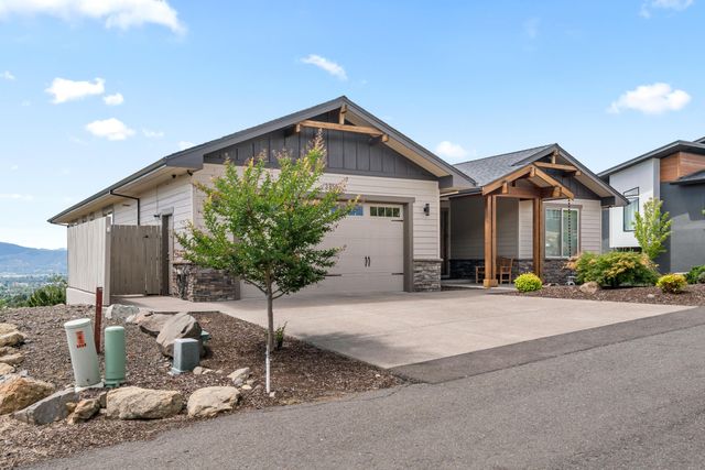 3250 Annapolis Drive, Medford, OR 97504