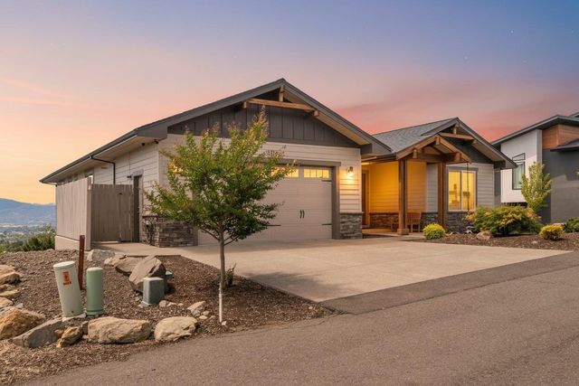 3250 Annapolis Drive, Medford, OR 97504