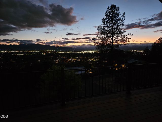 3250 Annapolis Drive, Medford, OR 97504
