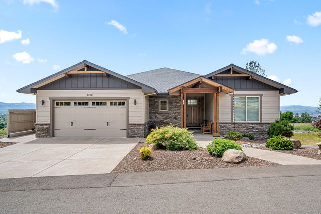 3250 Annapolis Drive, Medford, OR 97504