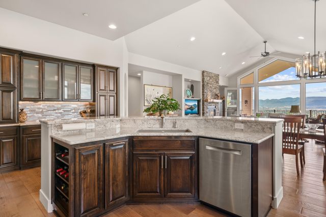 3250 Annapolis Drive, Medford, OR 97504