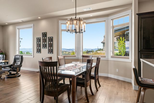 3250 Annapolis Drive, Medford, OR 97504