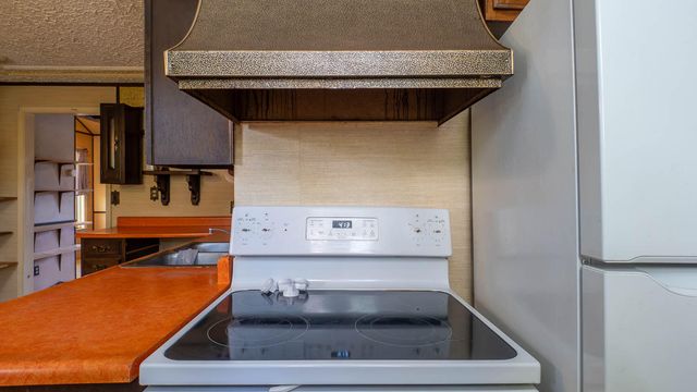 000 S 6th Street, Thayer, MO 65791