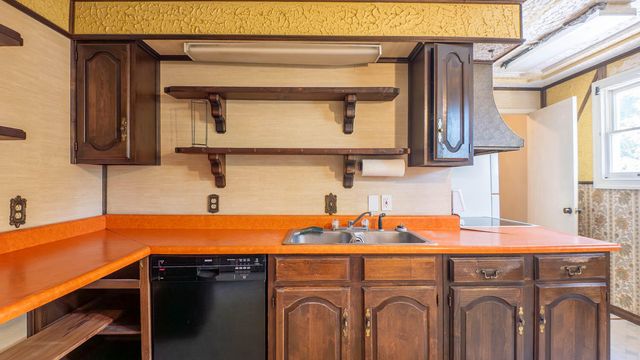 000 S 6th Street, Thayer, MO 65791