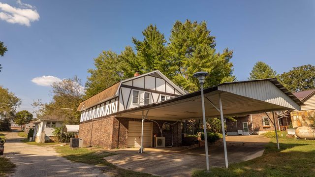 000 S 6th Street, Thayer, MO 65791