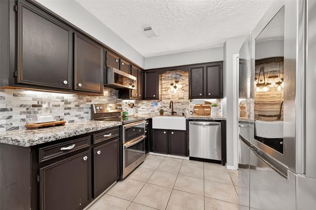 319 Kings Port Street, Crosby, TX 77532
