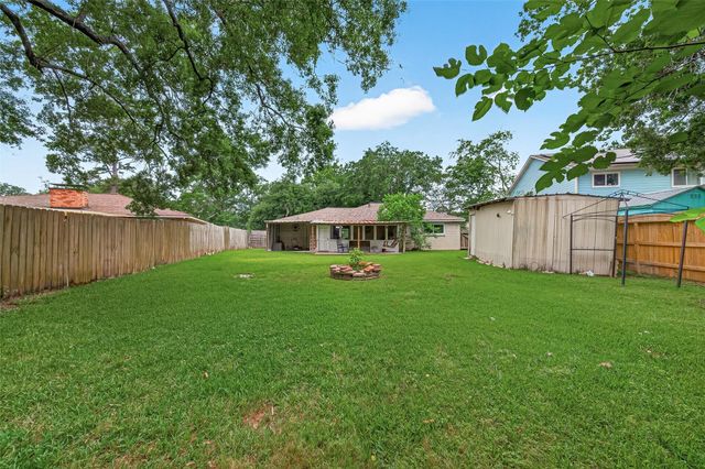 319 Kings Port Street, Crosby, TX 77532