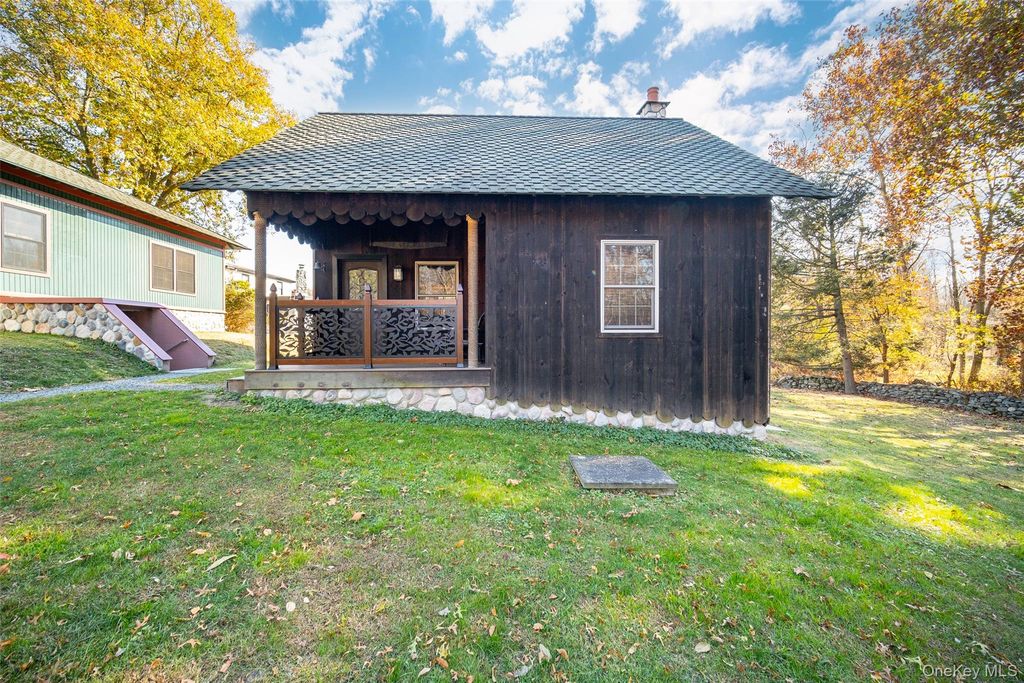 35 Clara Avenue, Cornwall, NY 12553