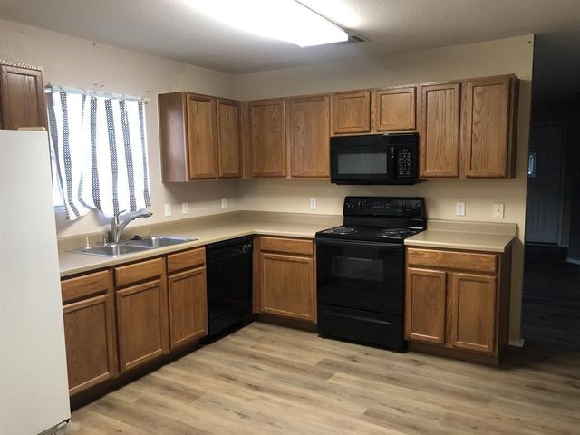 211 Woodley RD, Leander, TX 78641