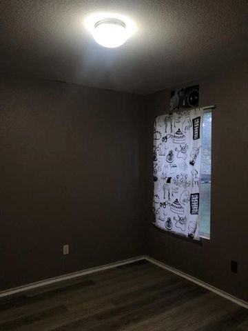 211 Woodley RD, Leander, TX 78641