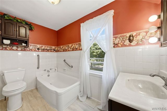 486 Pleasant Avenue, Hamburg, NY 14075