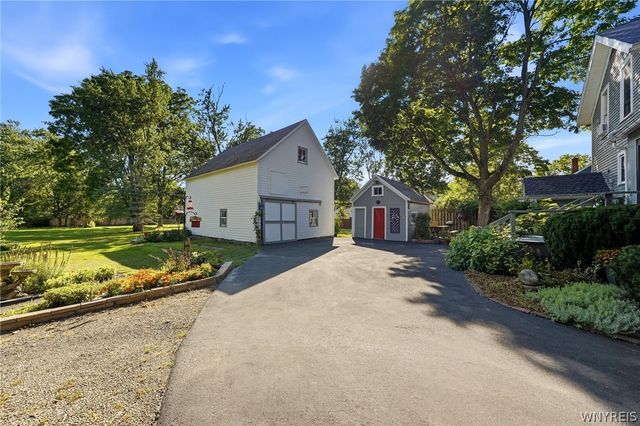 486 Pleasant Avenue, Hamburg, NY 14075