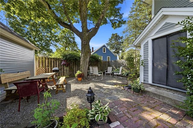 486 Pleasant Avenue, Hamburg, NY 14075