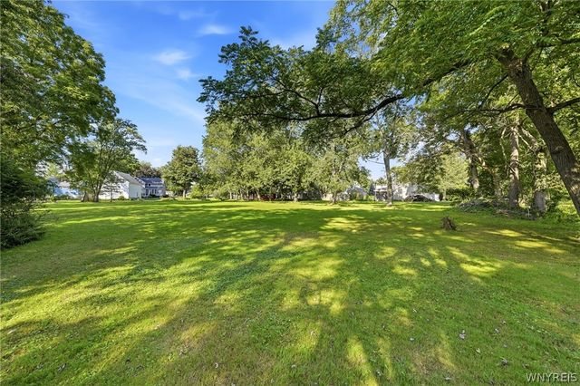 486 Pleasant Avenue, Hamburg, NY 14075