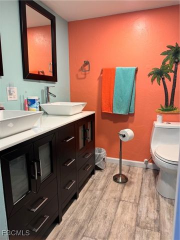 81 Sun CIR, Fort Myers, FL 33905