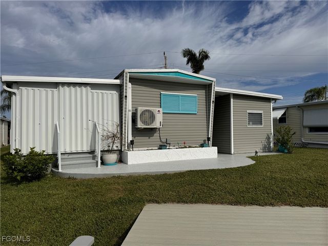 81 Sun CIR, Fort Myers, FL 33905