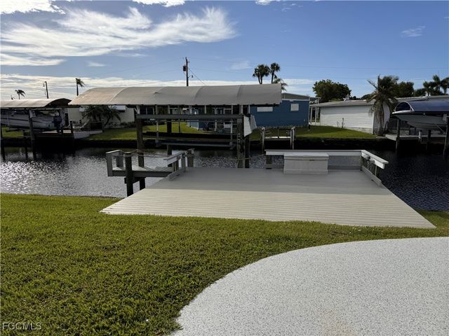 81 Sun CIR, Fort Myers, FL 33905