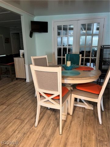 81 Sun CIR, Fort Myers, FL 33905