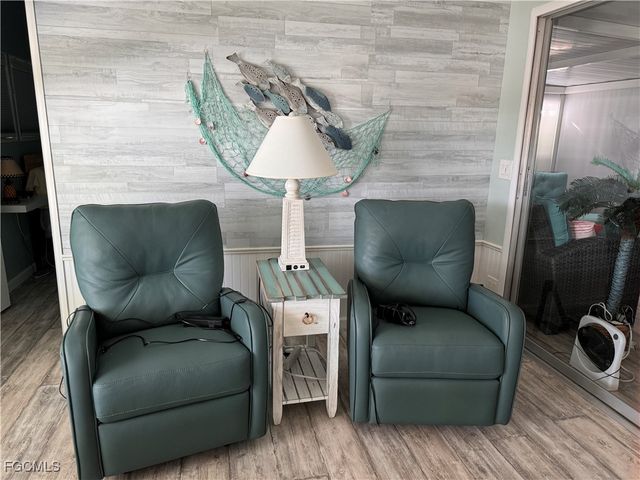 81 Sun CIR, Fort Myers, FL 33905