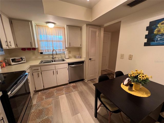 10355 CARROLLWOOD LANE 143, Tampa, FL 33618